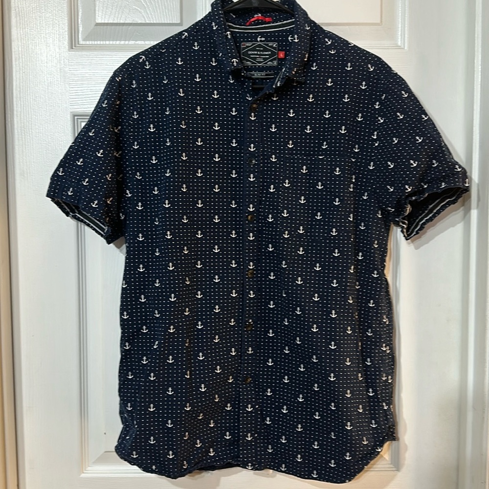 Denim and Flower button down shirt. Slim fit. Large. Navy blue with anchors.